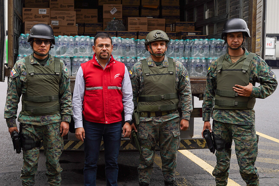 Corporación Favorita apoyó a las Fuerzas del Orden con una donación de más de 20mil raciones de agua y alimento