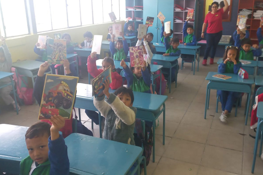 Fundación Favorita realizó la entrega de kits escolares en el cantón Rumiñahui