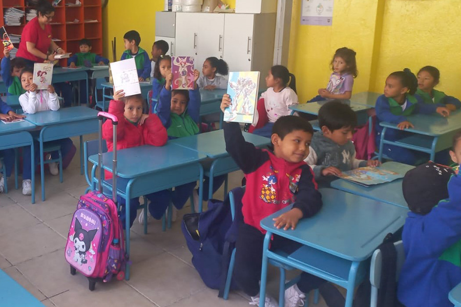 Fundación Favorita realizó la entrega de kits escolares en el cantón Rumiñahui