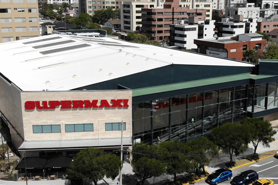 Corporación Favorita transformará 50 supermercados en infraestructuras responsables con el ambiente hasta el 2026